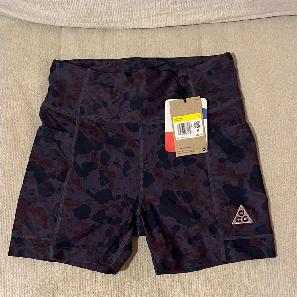 Nike ACG Shorts and Jacket set - Picture 6 of 6
